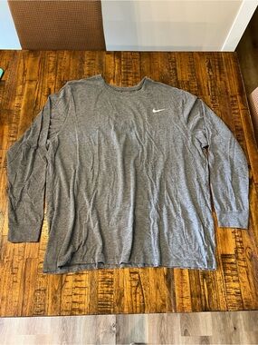 Nike Men’s Long Sleeve Crewneck Shirt - Size XXL - Heathered Grey